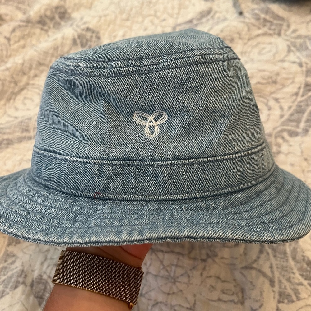 TNA bucket hat - Denim Blue women’s size S/M